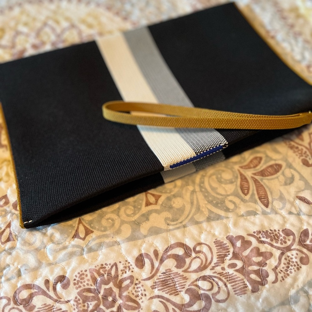 Rothys wristlet
